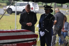 Last-Salute-military-funeral-guard-20
