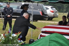 Last-Salute-military-funeral-guard-37