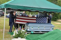 Last-Salute-military-funeral-guard-79