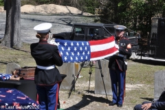 Last-Salute-military-funeral-guard-93