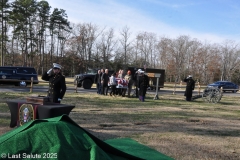 Last-Salute-military-funeral-guard-10