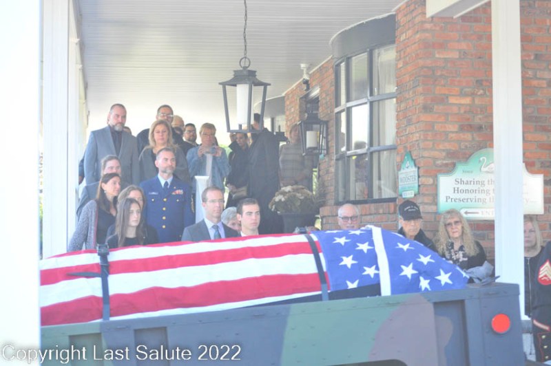 Last-Salute-military-funeral-honor-guard-8014