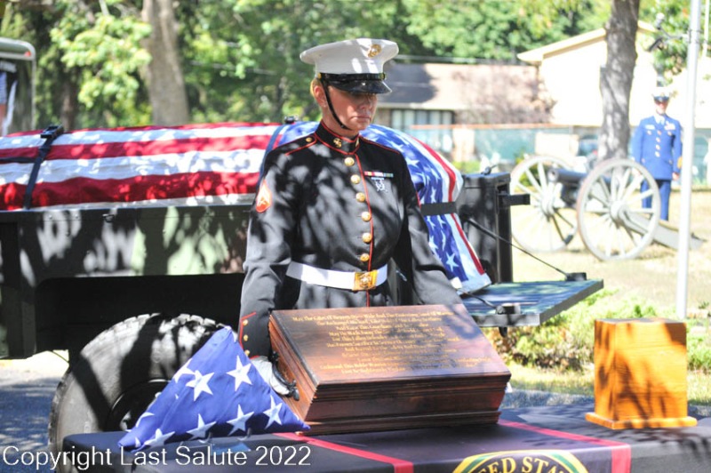Last-Salute-military-funeral-honor-guard-8043