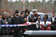 Last-Salute-military-funeral-guard-93