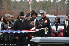 Last-Salute-military-funeral-guard-94