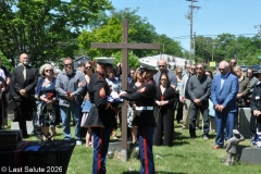 Last-Salute-military-funeral-guard-100