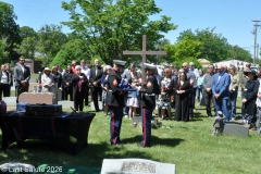 Last-Salute-military-funeral-guard-96