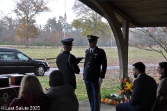 Last-Salute-military-funeral-guard-95