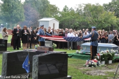 Last-Salute-military-funeral-guard-70