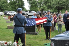 Last-Salute-military-funeral-guard-82