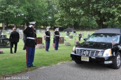 Last-Salute-military-funeral-guard-9