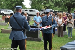 Last-Salute-military-funeral-guard-90