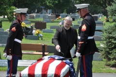 Last-Salute-military-funeral-guard-32