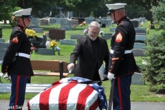 Last-Salute-military-funeral-guard-33