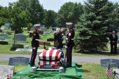 Last-Salute-military-funeral-guard-38