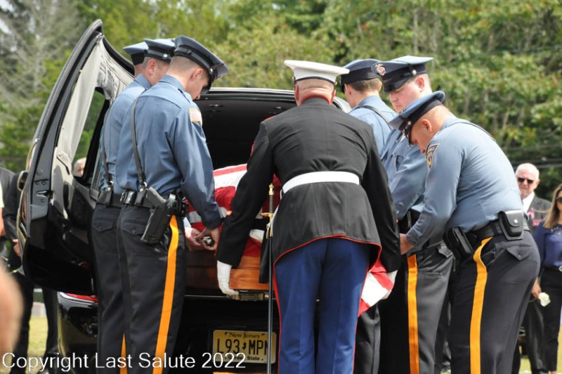 Last-Salute-military-funeral-honor-guard-0027