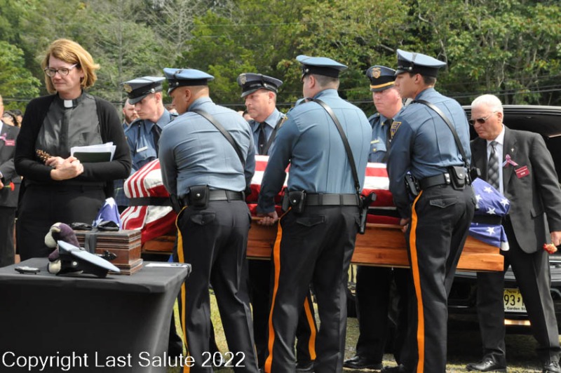 Last-Salute-military-funeral-honor-guard-0028