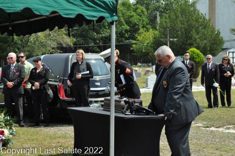 Last-Salute-military-funeral-honor-guard-0124