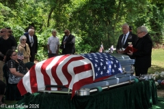 Last-Salute-military-funeral-guard-17