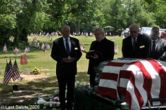 Last-Salute-military-funeral-guard-19