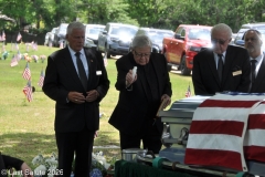 Last-Salute-military-funeral-guard-23
