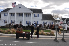 Last-Salute-military-funeral-guard-114