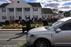 Last-Salute-military-funeral-guard-13