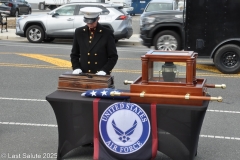 Last-Salute-military-funeral-guard-44