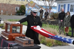 Last-Salute-military-funeral-guard-98