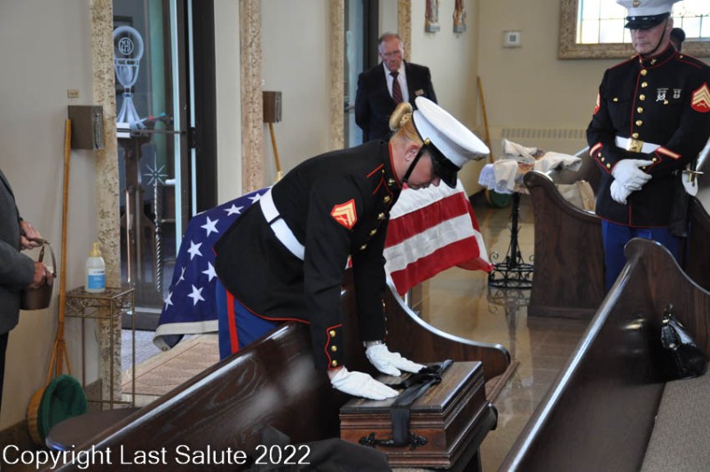 Last-Salute-military-funeral-honor-guard-0233