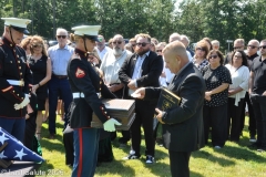 Last-Salute-military-funeral-guard-64
