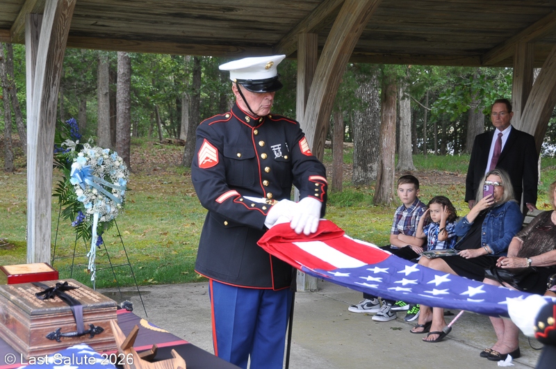 Last-Salute-military-funeral-guard-100