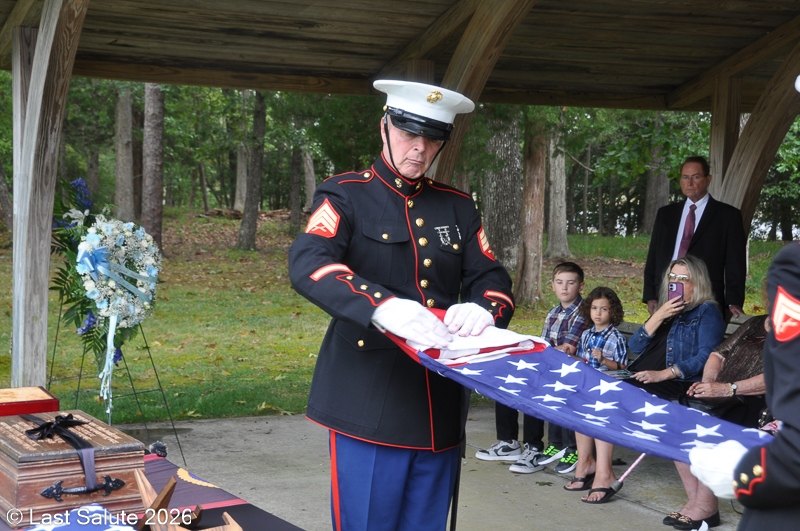 Last-Salute-military-funeral-guard-104