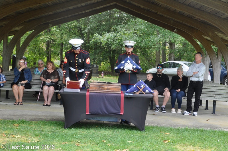 Last-Salute-military-funeral-guard-12