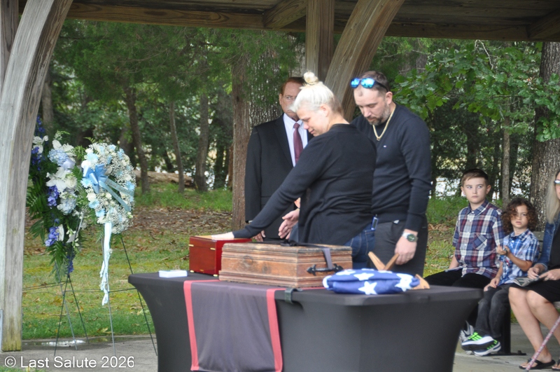 Last-Salute-military-funeral-guard-141