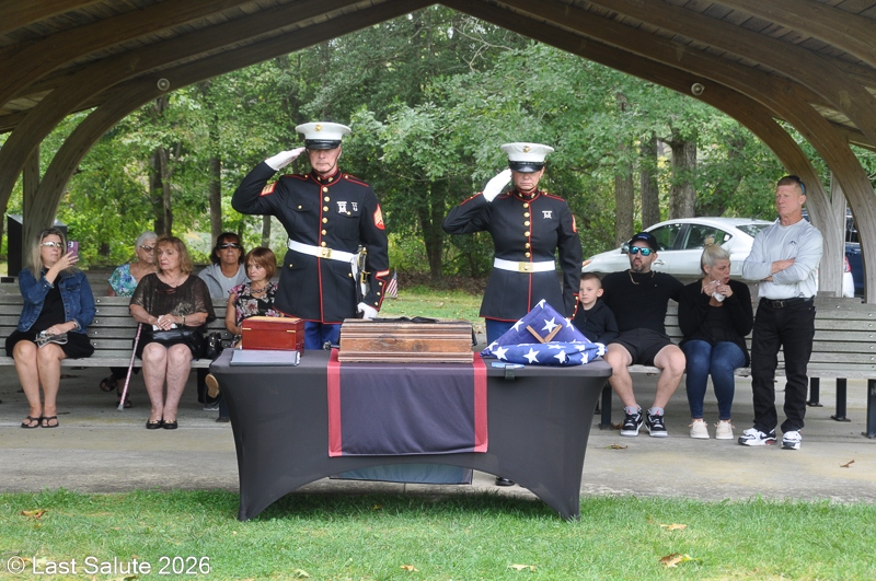 Last-Salute-military-funeral-guard-15