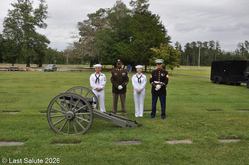 Last-Salute-military-funeral-guard-3