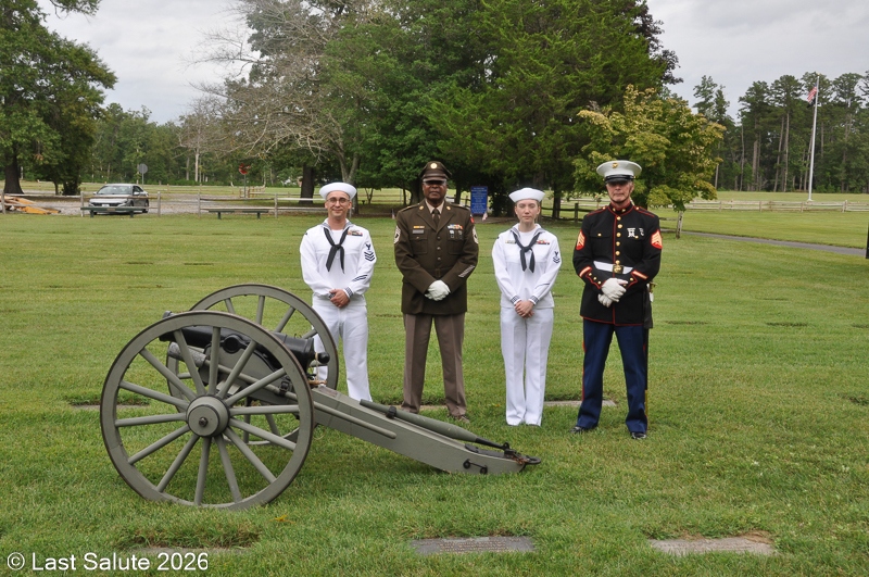 Last-Salute-military-funeral-guard-4