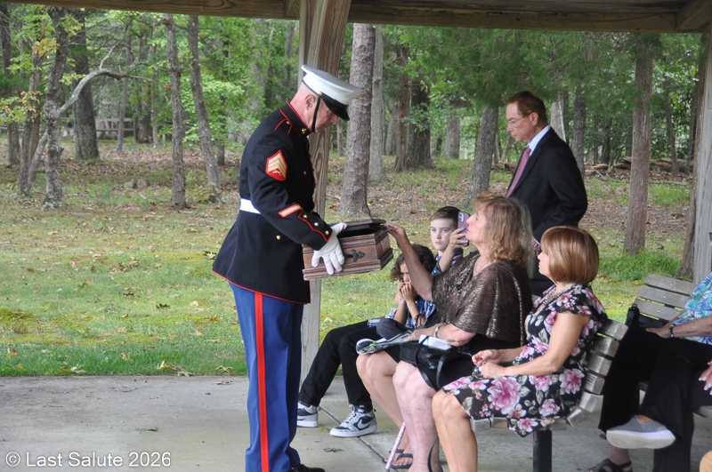 Last-Salute-military-funeral-guard-41