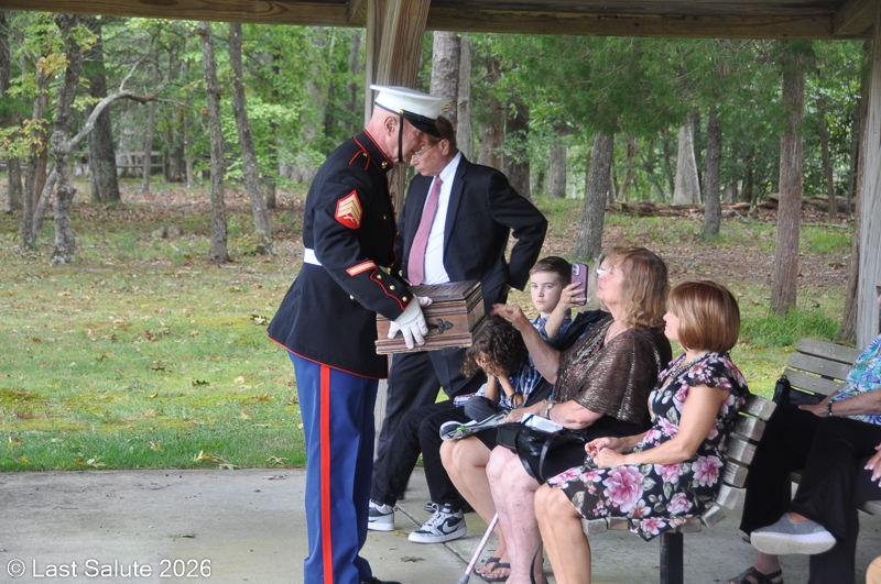 Last-Salute-military-funeral-guard-44