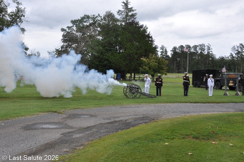 Last-Salute-military-funeral-guard-60