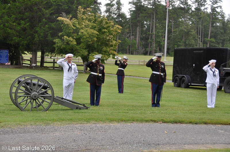 Last-Salute-military-funeral-guard-66