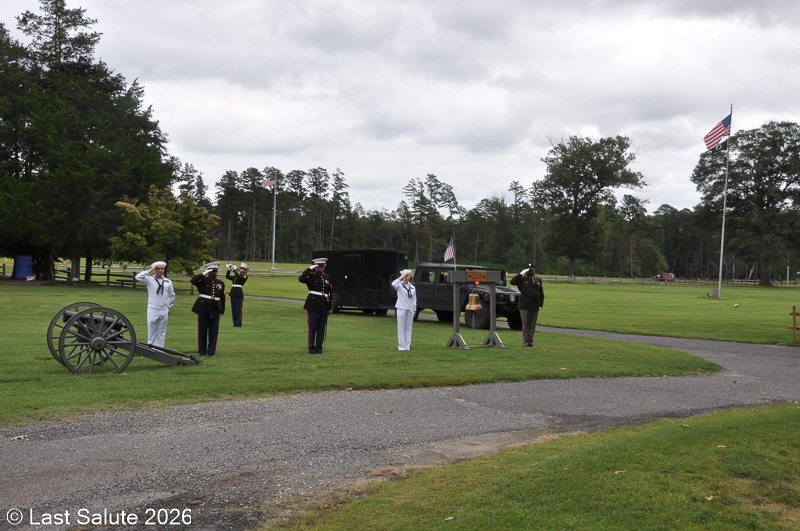 Last-Salute-military-funeral-guard-68