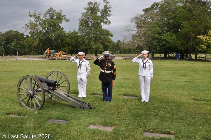 Last-Salute-military-funeral-guard-7