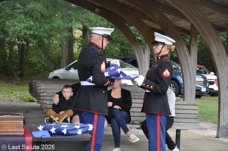 Last-Salute-military-funeral-guard-79