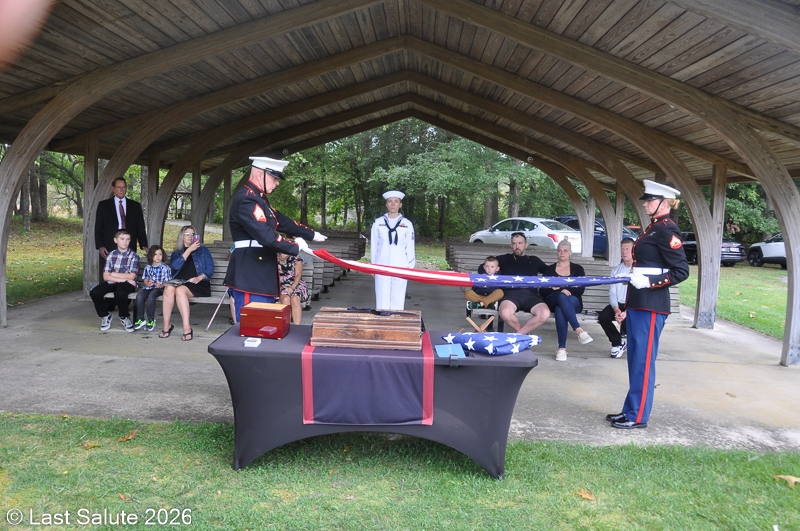 Last-Salute-military-funeral-guard-94