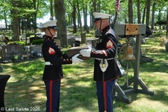 Last-Salute-military-funeral-guard-33