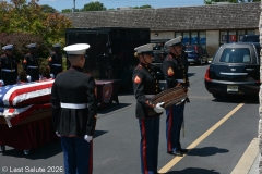 Last-Salute-military-funeral-guard-7316