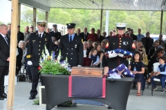 Last-Salute-military-funeral-guard-40