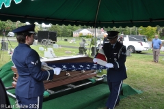 Last-Salute-military-funeral-guard-96
